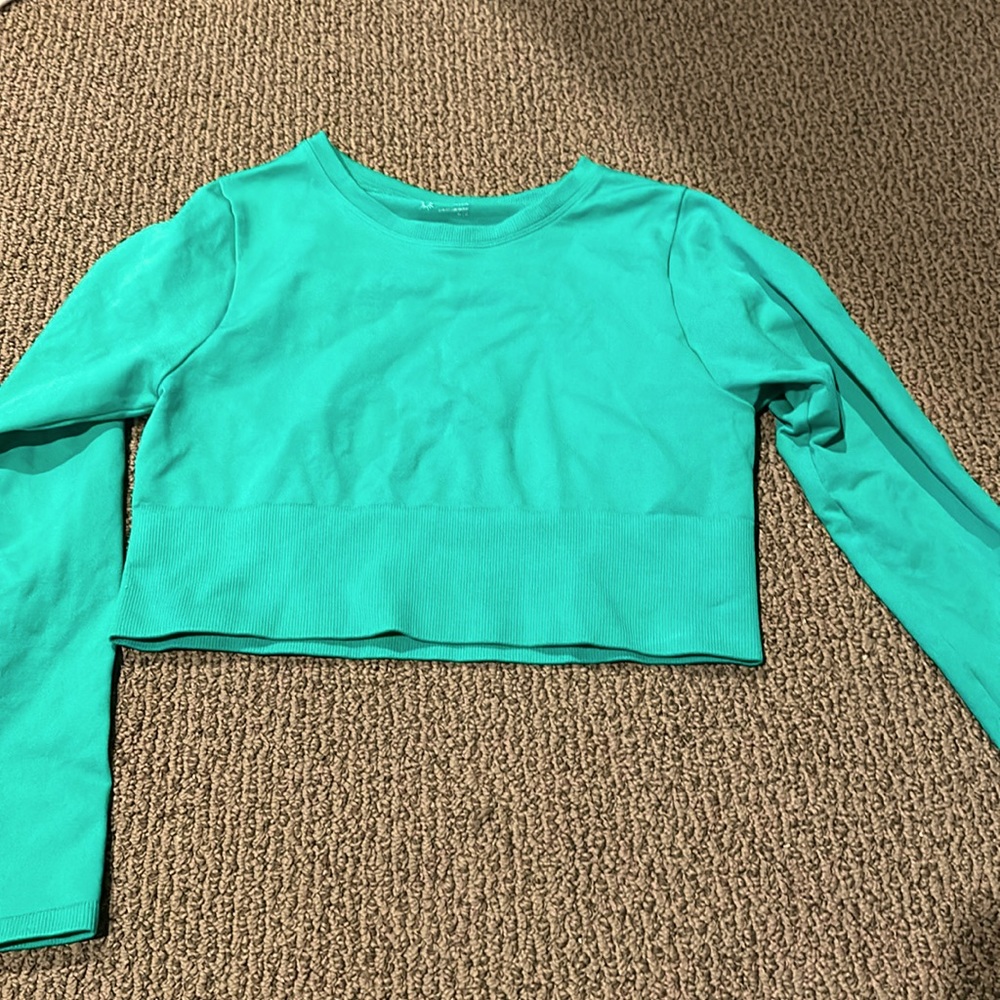 Aerie cropped green top